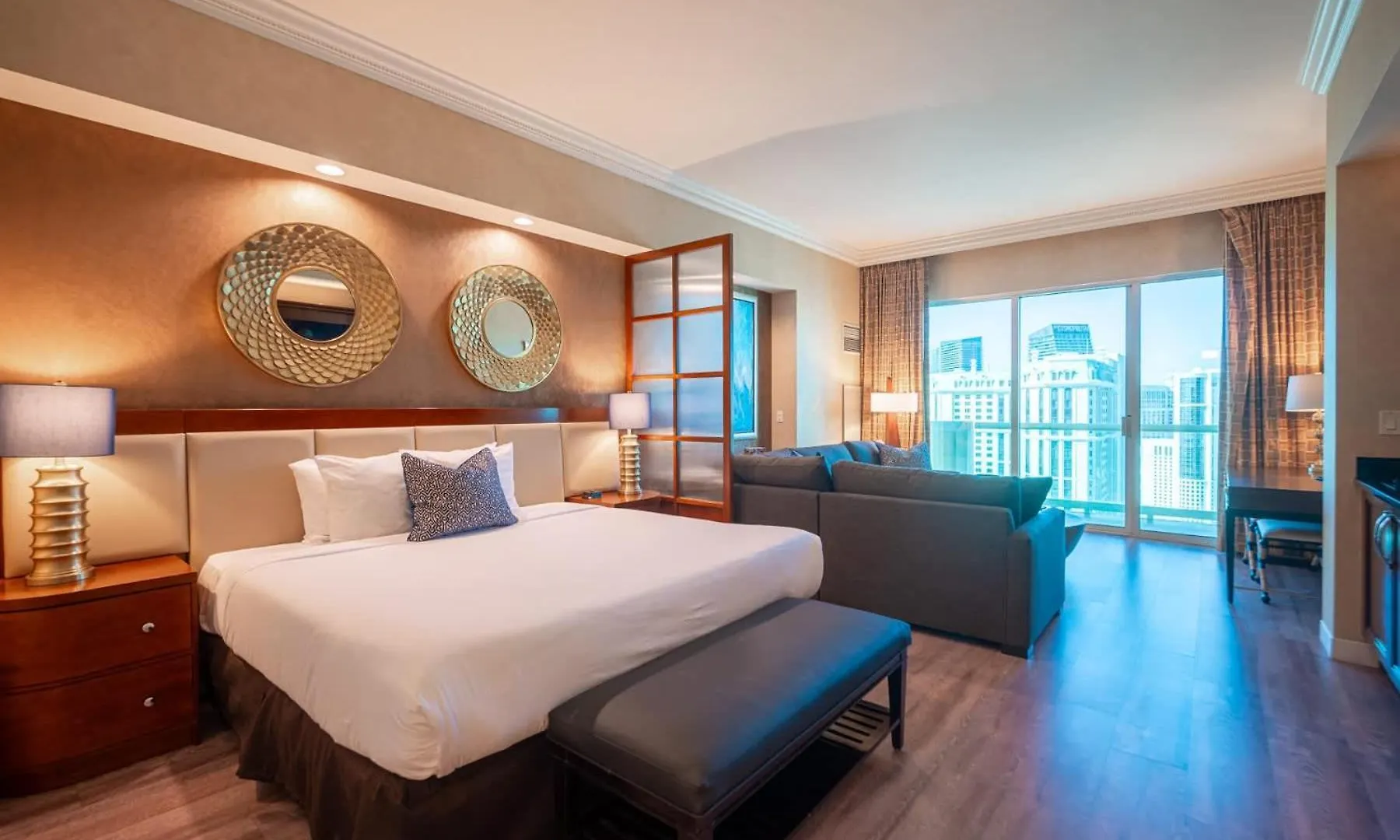 No Resort Fee Strip View Balcony+ Free Valet+Pool Las Vegas