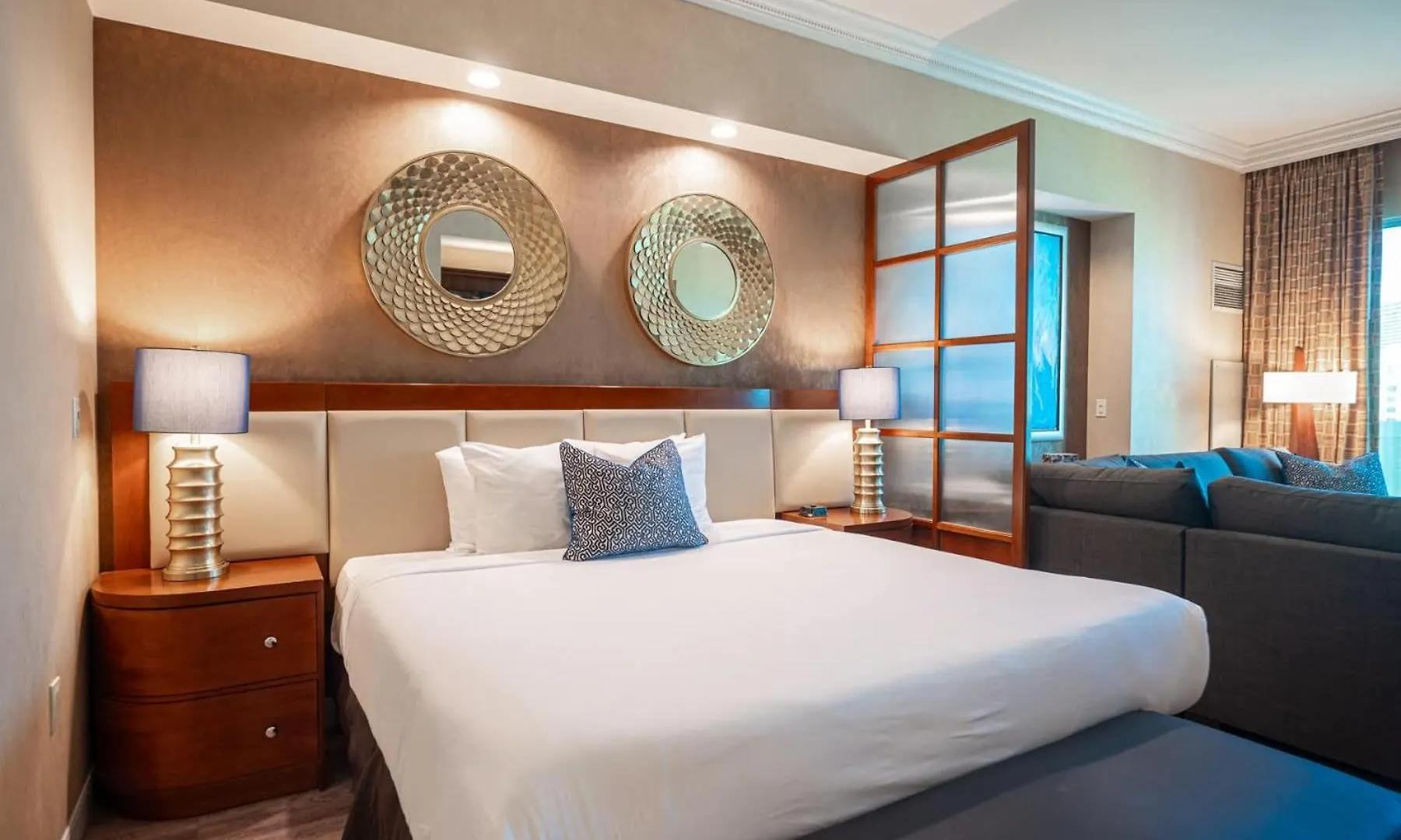 No Resort Fee Strip View Balcony+ Free Valet+Pool Las Vegas